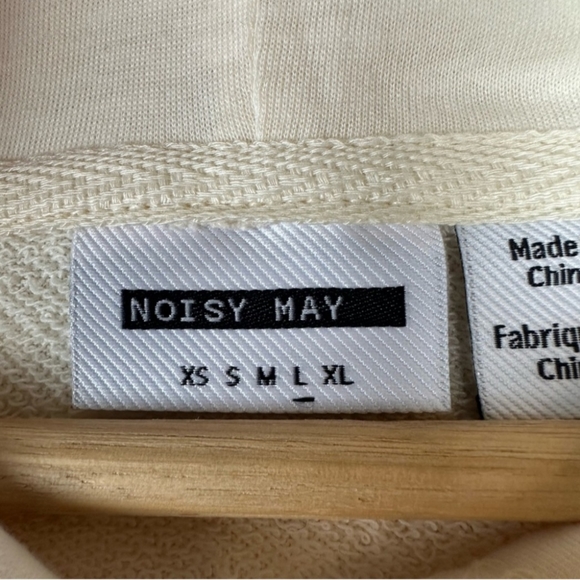 Off white cream joggers shorts and tank set - Picture 3 of 10